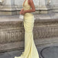 Vintage Blassgelbes Neckholder-Meerjungfrauen-Abendkleid mit Perlen DP8438