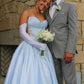 Elegantes hellblaues trägerloses Satin-Spitzenapplikationen & Korsagen-Mieder Quinceanera Ballkleid DP8441