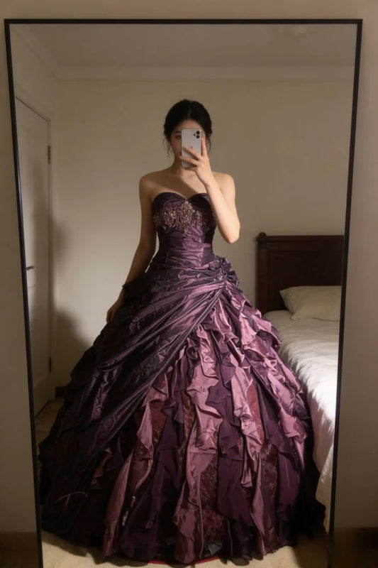 Vintage, tiefviolettes, trägerloses Ballkleid mit Perlenbesatz, Rüschen und Lagen für Sweet 15 Quinceañera DP7867