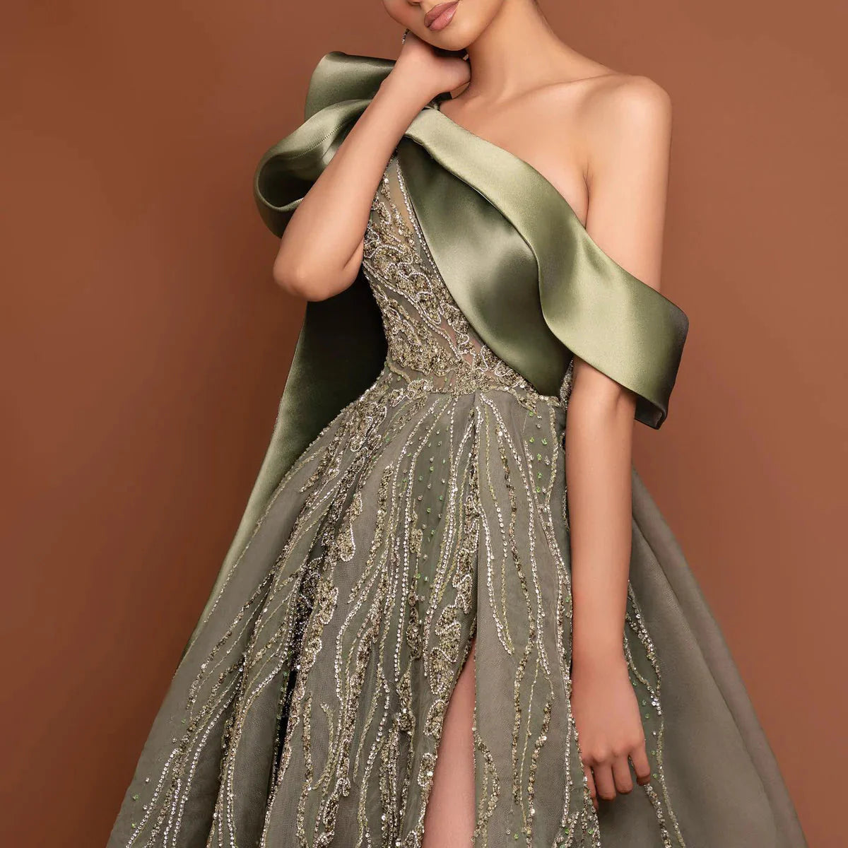 Wunderschönes, funkelndes, perlenbesetztes grünes One-Shoulder-A-Linien-Abendkleid mit hohem Schlitz, langes Ballkleid, DP6543