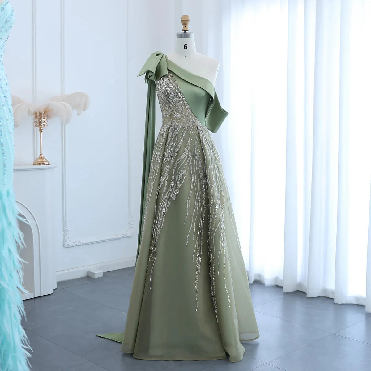 Wunderschönes, funkelndes, perlenbesetztes grünes One-Shoulder-A-Linien-Abendkleid mit hohem Schlitz, langes Ballkleid, DP6543