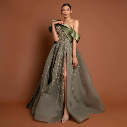 Wunderschönes, funkelndes, perlenbesetztes grünes One-Shoulder-A-Linien-Abendkleid mit hohem Schlitz, langes Ballkleid, DP6543