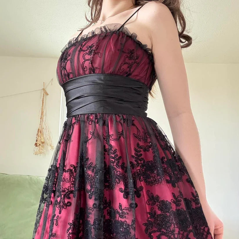 Retro Burgundy Spaghetti Strap Applique Sequin Design A-line Chiffon Satin Party Dress Homecoming Dress DP6090