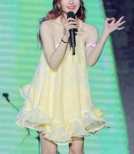 Neues, modisches, hellgelbes Sommer-Partykleid mit einzelnem Schultergurt und gerüschtem Saum, DP5961