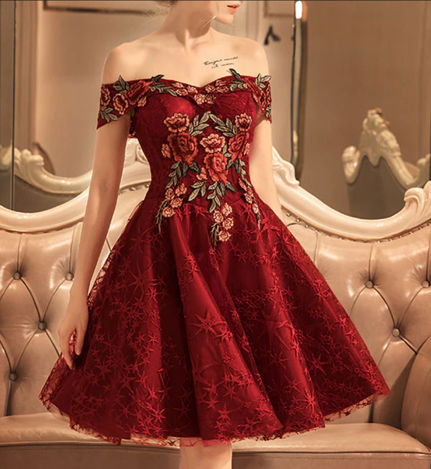 Vintage Burgundy Floral Applique Off-the-shoulder Design A-line Tulle Party Dress Homecoming Dress DP6079