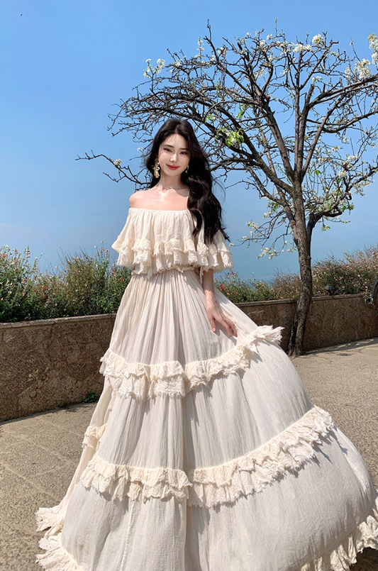 Vintage Elfenbein trägerloses Rüschensaum-Design Elegantes Strandurlaubs-Sommerkleid in A-Linie DP6264