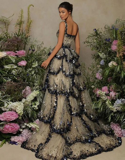 Wunderschönes, glänzendes, langes, gestuftes A-Linien-Ballkleid mit Pailletten, DP6537