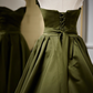 Elegantes armeegrünes Satin-Abendkleid für die 16. Quinceanera in A-Linie, trägerlos, bodenlanges Ballkleid, DP6937