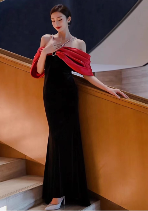 Elegant Black Sheath Prom Evening Gown Pearl Shoulder Strap Party Dress Long Formal Dress DP6995