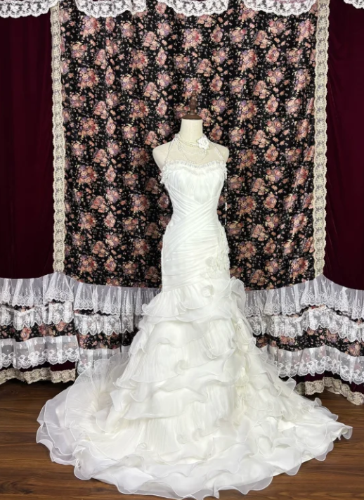 Robe de mariée sirène bustier d'inspiration vintage, corsage drapé à volants, DP7064