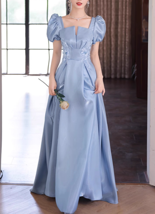 Robe de bal de quinceañera vintage bleu clair en satin, coupe trapèze, manches bouffantes et appliques DP7078