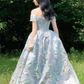 Robe de bal de quinceañera vintage bleu clair à épaules dénudées, coupe trapèze, ornée d'appliqués texturés DP7080