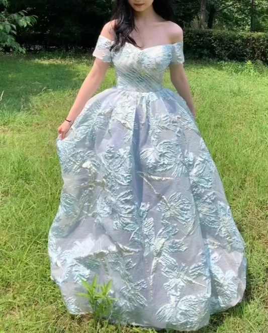 Robe de bal de quinceañera vintage bleu clair à épaules dénudées, coupe trapèze, ornée d'appliqués texturés DP7080