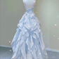 Robe de soirée glamour bleu clair sans bretelles en organza à volants, coupe trapèze, motif floral 3D, idéale pour les 15 ans (Quinceañera), DP7088