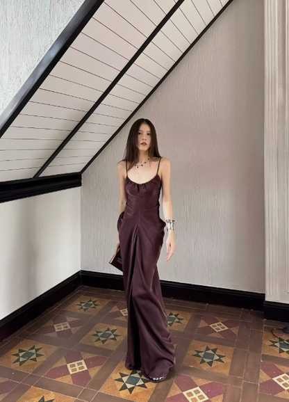 Robe de bal fourreau chic en satin chocolat à fines bretelles et fronces DP7100