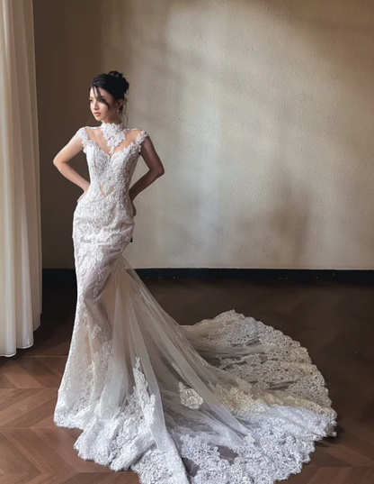 Robe de mariée sirène élégante en dentelle à col montant et appliques, longue robe de mariée DP7119