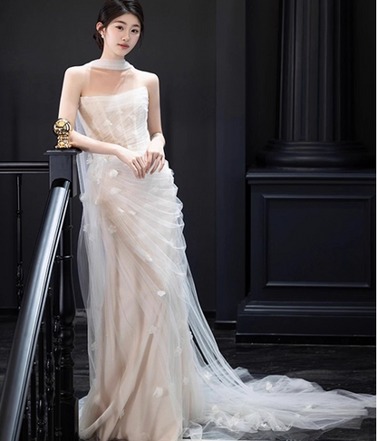 Ethereal Butterfly-Embellished Tulle Wedding Dress Sheath Strapless Bridal Gown DP7204