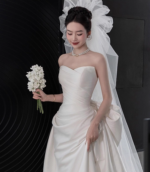 Ethereal Satin Wedding Dress Classic A-Line Strapless Bow-Embellished Bridal Gown DP7205