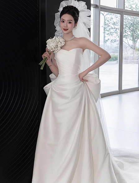 Ethereal Satin Wedding Dress Classic A-Line Strapless Bow-Embellished Bridal Gown DP7205