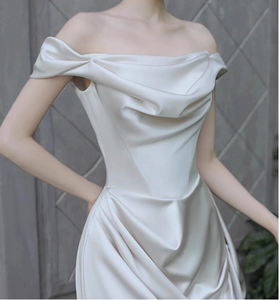 Elegant Satin Off-Shoulder Wedding Dress Classic Sheath Bridal Gown DP7206