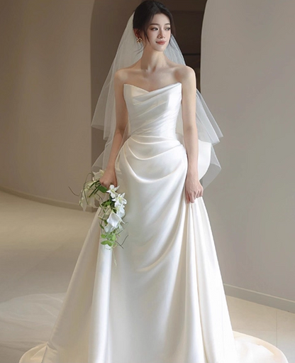 Elegant Satin Strapless Wedding Dress Classic A-Line Bridal Gown DP7209