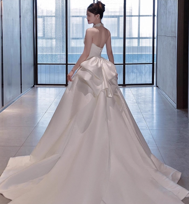 Elegant Satin Strapless Wedding Dress Classic A-Line Bridal Gown DP7209