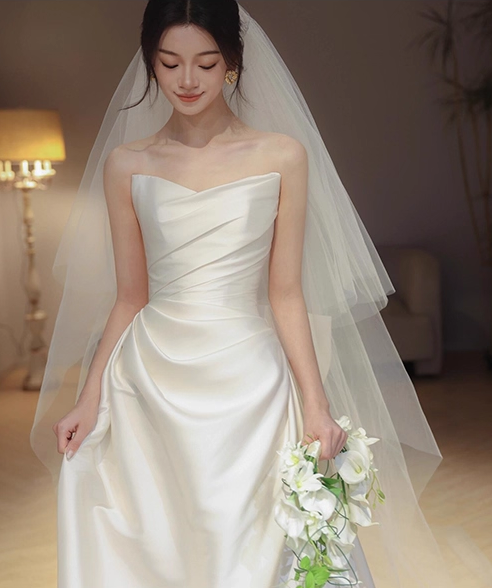 Elegant Satin Strapless Wedding Dress Classic A-Line Bridal Gown DP7209