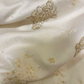 Robe de mariée vintage blanche à manches longues bouffantes, ornée de dentelle, de broderies et de satin (DP7266)