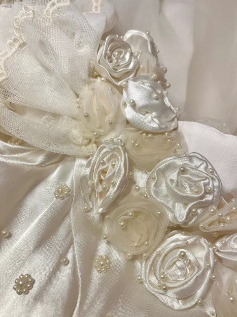 Vintage-Inspired Ivory Off-Shoulder Lace Tulle & Floral Romantic Wedding Dress DP7291