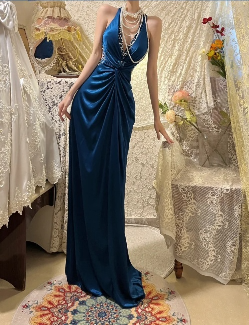 Glamorous Royal Blue Halter-Neck Evening Gown Sheath Beaded Satin Ruched Prom Dress DP7292