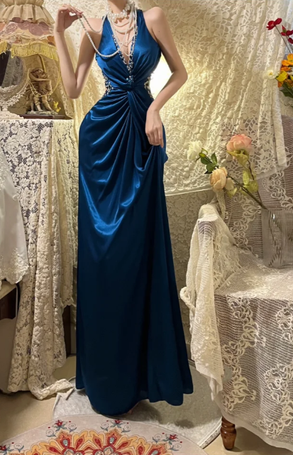 Glamorous Royal Blue Halter-Neck Evening Gown Sheath Beaded Satin Ruched Prom Dress DP7292