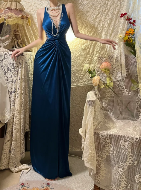 Glamorous Royal Blue Halter-Neck Evening Gown Sheath Beaded Satin Ruched Prom Dress DP7292