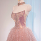 Wunderschönes, trägerloses, pinkfarbenes Pailletten-Ballkleid mit Federn für Sweet 16, Quinceañera und andere festliche Anlässe (DP7437)