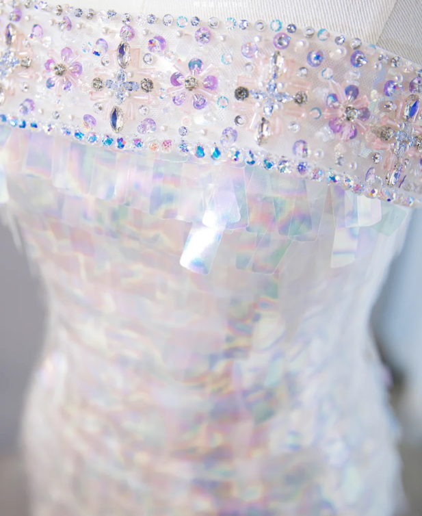 Robe de soirée fourreau bustier à sequins irisés somptueux DP7444