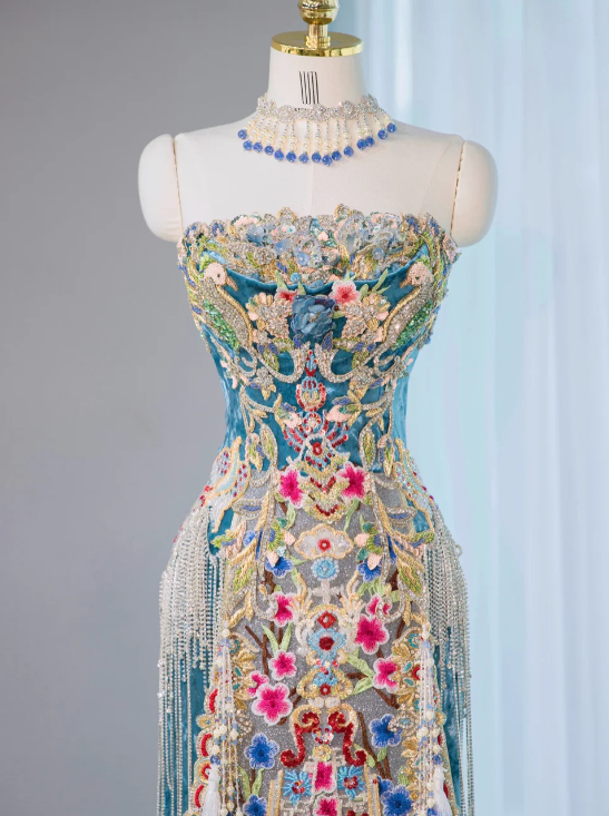 Gorgeous Embroidered Tulle Strapless Handcrafted Beaded Floral Evening Gown DP7451