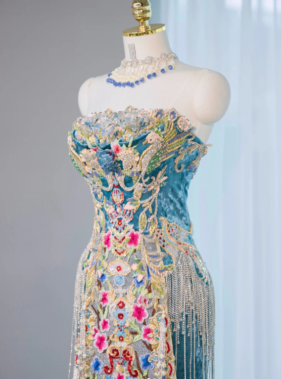 Gorgeous Embroidered Tulle Strapless Handcrafted Beaded Floral Evening Gown DP7451