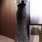 Glamouröses schwarzes Pailletten-Abendkleid im Meerjungfrauenstil mit schulterfreiem Ausschnitt (DP7490)