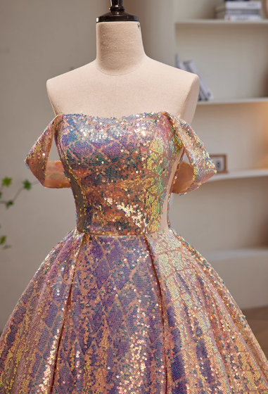 Elegantes, schillerndes, holografisches Paillettenkleid mit schulterfreiem Herzausschnitt für Sweet 16 Quinceañera DP7501