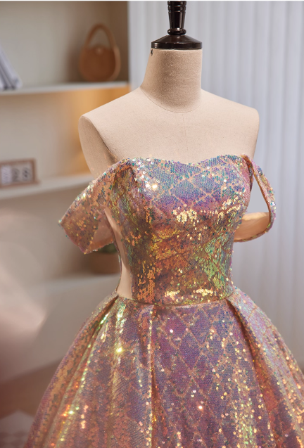 Elegantes, schillerndes, holografisches Paillettenkleid mit schulterfreiem Herzausschnitt für Sweet 16 Quinceañera DP7501