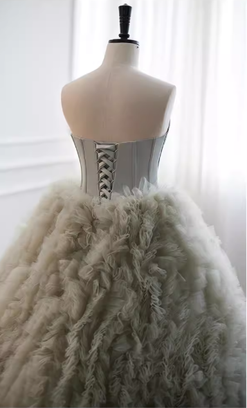 Elegantes, mehrlagiges, gerüschtes Tüll-Trägerkleid für Sweet 16 Quinceañera DP7502