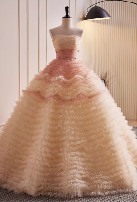 Elegantes, trägerloses Ballkleid aus rosa Ombré-Tüll mit Rüschen für Sweet 16 Quinceañera DP7505