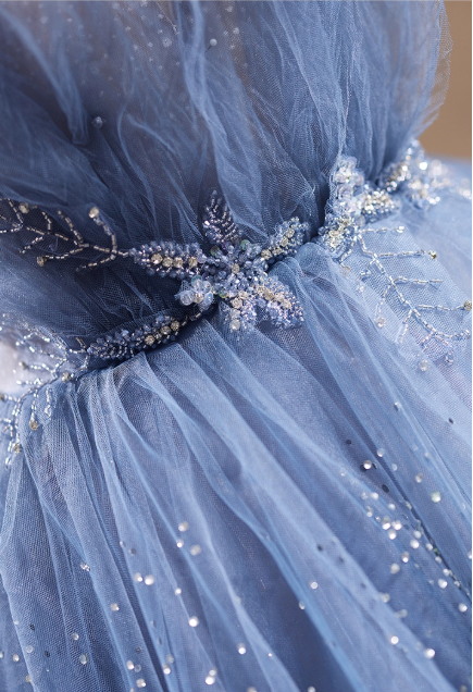 Elegantes hellblaues Glitzer-Tüll-Ballkleid mit Spaghettiträgern für Sweet 16 Quinceañera DP7508