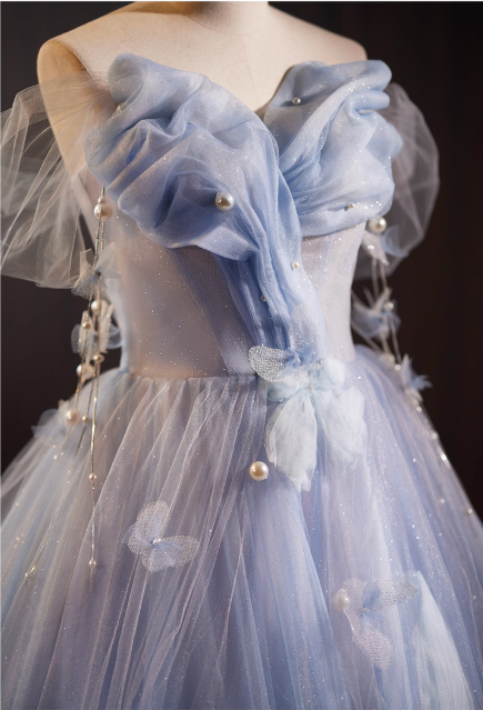 Elegantes hellblaues Tüll-Ballkleid mit schulterfreiem Ausschnitt, Schleife und 3D-Blumenmuster für Sweet 16 Quinceañera DP7510