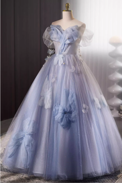 Elegantes hellblaues Tüll-Ballkleid mit schulterfreiem Ausschnitt, Schleife und 3D-Blumenmuster für Sweet 16 Quinceañera DP7510