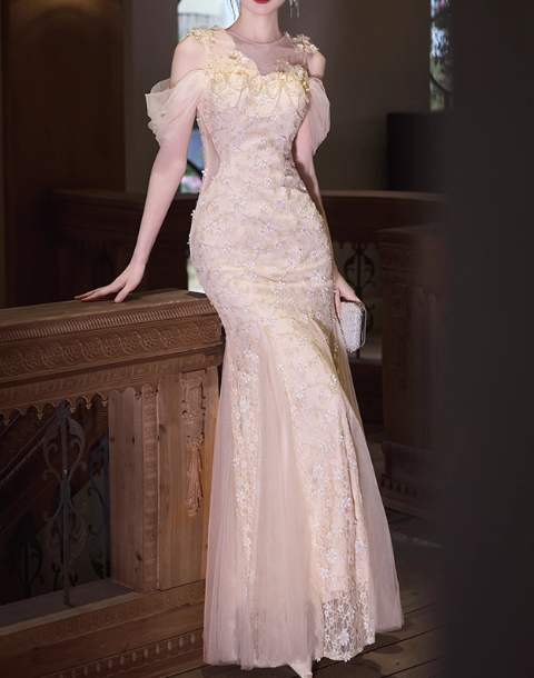 Glamouröses champagnerfarbenes Meerjungfrauen-Abendkleid aus Tüll mit 3D-Blumenstickerei und schulterfreiem Ausschnitt DP7521