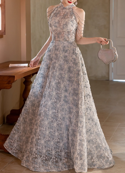 Elegantes hellblaues A-Linien-Abendkleid mit floraler Spitze, Neckholder und Kette DP7530