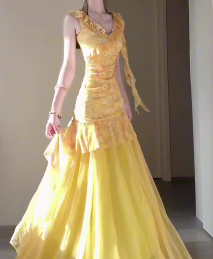 Vintage gelbes, ärmelloses Maxikleid mit Rüschen und Blumenmuster aus Chiffon, Abiballkleid DP7571