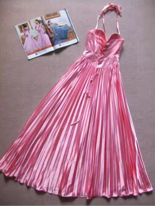 Robe de soirée glamour rose fuchsia à col halter ornée de perles, robe de bal plissée en satin DP7604