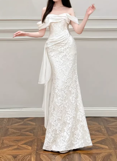 Vintage White Lace Off-the-Shoulder Mermaid Wedding Dress DP7637
