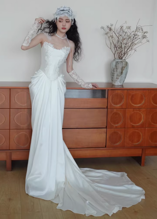 Elegant White Satin Mermaid Lace Bodice Sheer Halter Neck Wedding Dress DP7672